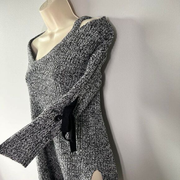 ana Cold Shoulder Ribbed Sweater Size S - Picture 1 of 7